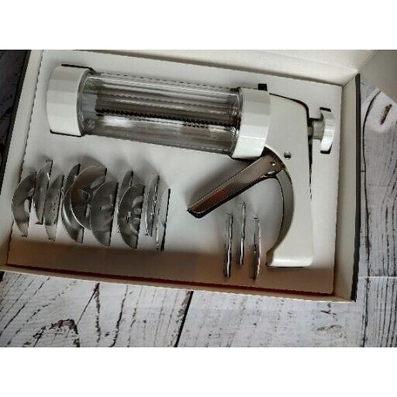 Kuhn Rikon Cookie Press 14 Pc Set Baking Spritz Decorating Cookie Cutter New - Picture 4 of 5